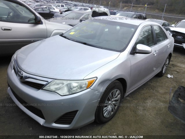 4T1BF1FK5CU041271 - 2012 TOYOTA CAMRY SE/LE/XLE GRAY photo 2