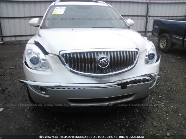 5GAKVCED2BJ411759 - 2011 BUICK ENCLAVE CXL WHITE photo 6