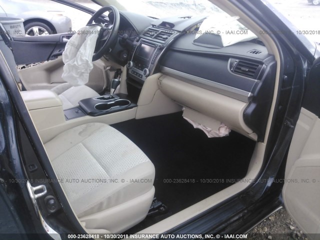 4T4BF1FK0DR324510 - 2013 TOYOTA CAMRY L/SE/LE/XLE Qara foto 5