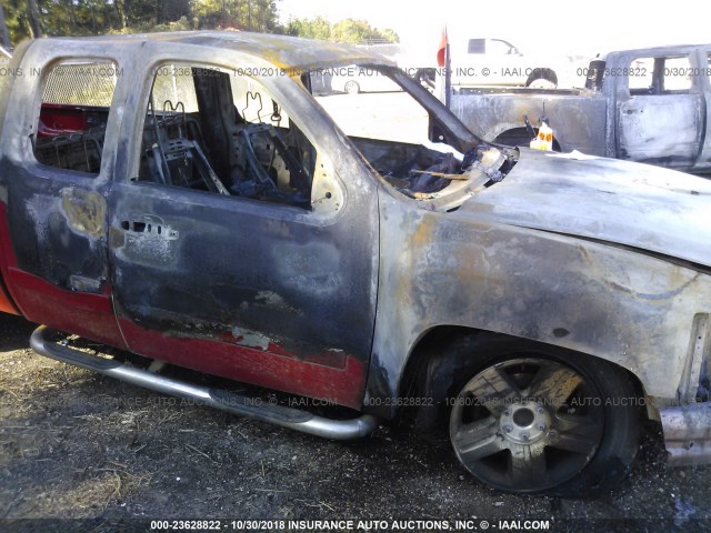 2GCEC19J671626181 - 2007 CHEVROLET SILVERADO C1500 RED photo 6