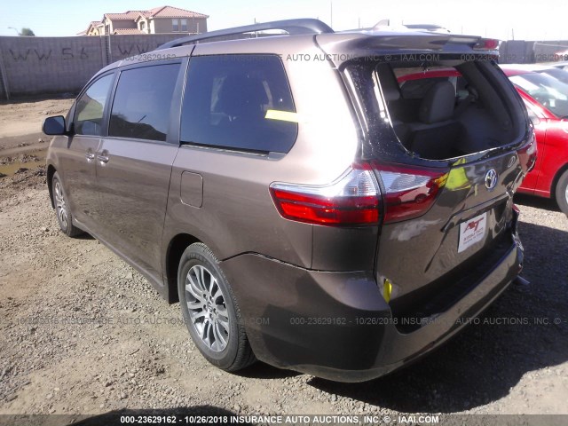 5TDYZ3DC3JS958496 - 2018 TOYOTA SIENNA XLE/LIMITED BROWN photo 3