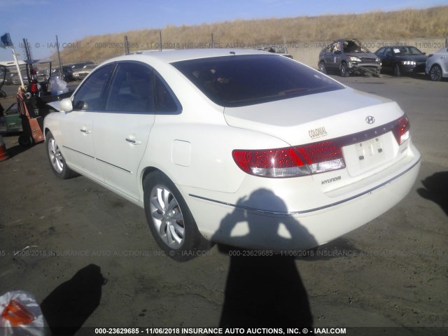 KMHFC46F46A058017 - 2006 HYUNDAI AZERA SE/LIMITED WHITE photo 3