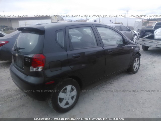 KL1TD66656B659423 - 2006 CHEVROLET AVEO LS BLACK photo 4
