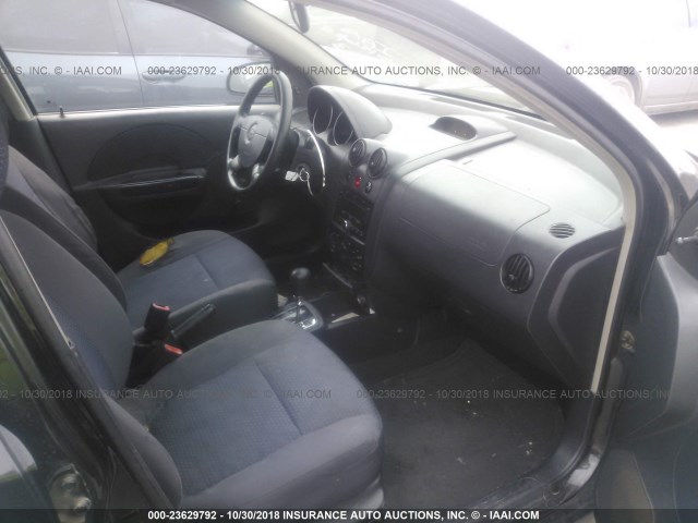 KL1TD66656B659423 - 2006 CHEVROLET AVEO LS BLACK photo 5