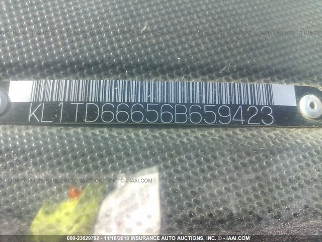 KL1TD66656B659423 - 2006 CHEVROLET AVEO LS BLACK photo 9