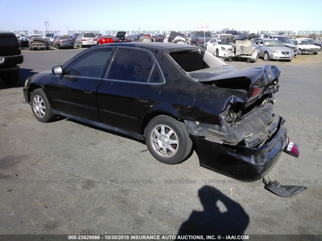 JHMCG66822C004317 - 2002 HONDA ACCORD EX/SE BLACK photo 3