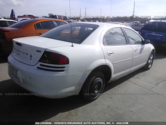 1B3EL46X15N701912 - 2005 DODGE STRATUS SXT WHITE photo 4