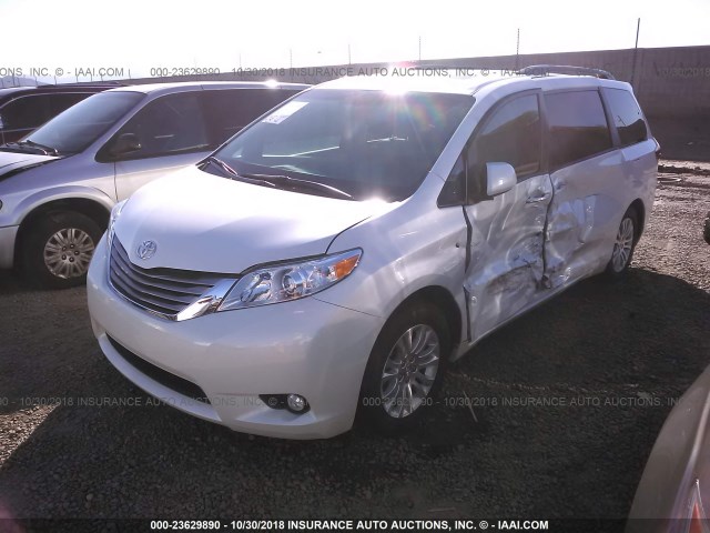 5TDYZ3DC9HS796755 - 2017 TOYOTA SIENNA XLE/LIMITED WHITE photo 2