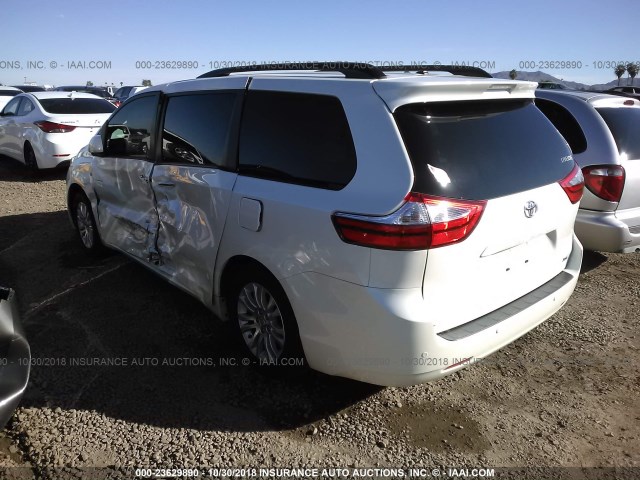 5TDYZ3DC9HS796755 - 2017 TOYOTA SIENNA XLE/LIMITED WHITE photo 3