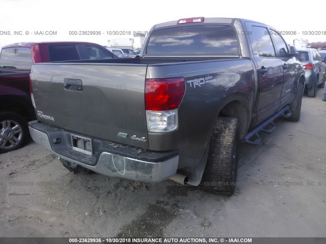 5TFDW5F16CX248598 - 2012 TOYOTA TUNDRA CREWMAX SR5 GRAY photo 4