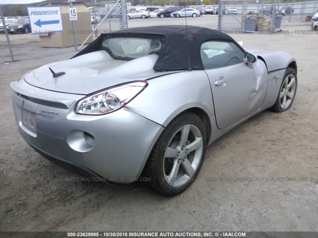 1G2MC35B78Y118780 - 2008 PONTIAC SOLSTICE SILVER photo 4