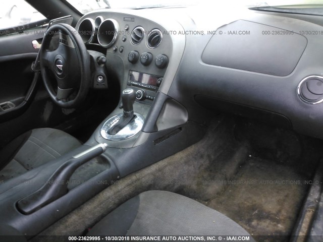 1G2MC35B78Y118780 - 2008 PONTIAC SOLSTICE SILVER photo 5