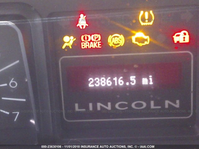 5LMFU28567LJ04827 - 2007 LINCOLN NAVIGATOR Srebrny zdjęcie 7