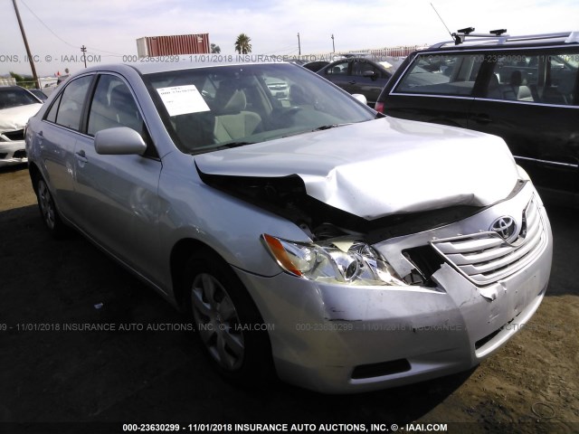 4T4BE46KX9R049630 - 2009 TOYOTA CAMRY SE/LE/XLE SILVER photo 1