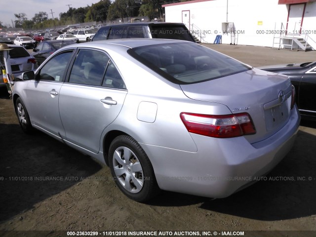 4T4BE46KX9R049630 - 2009 TOYOTA CAMRY SE/LE/XLE SILVER photo 3