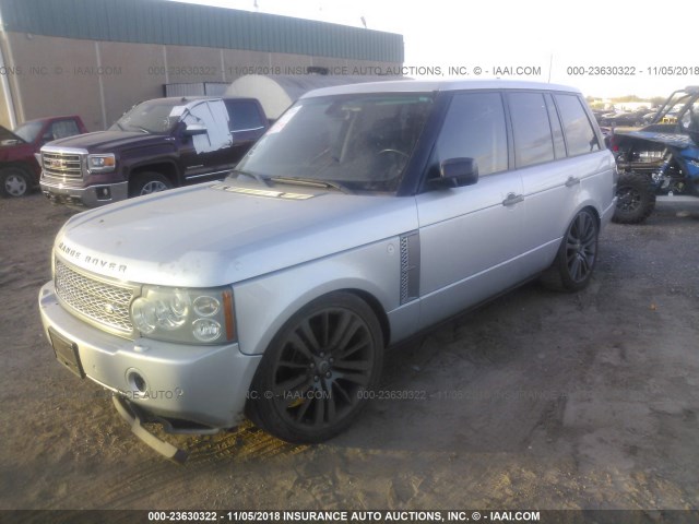 SALMF13457A239657 - 2007 LAND ROVER RANGE ROVER SUPERCHARGED SILVER photo 2