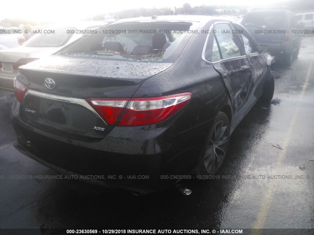 4T1BF1FK6GU529229 - 2016 TOYOTA CAMRY LE/XLE/SE/XSE BLACK photo 4