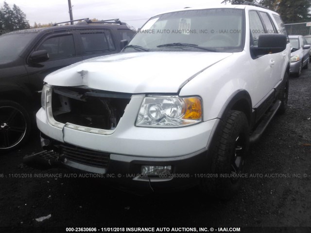 1FMFU16526LA78127 - 2006 FORD EXPEDITION XLT WHITE photo 2