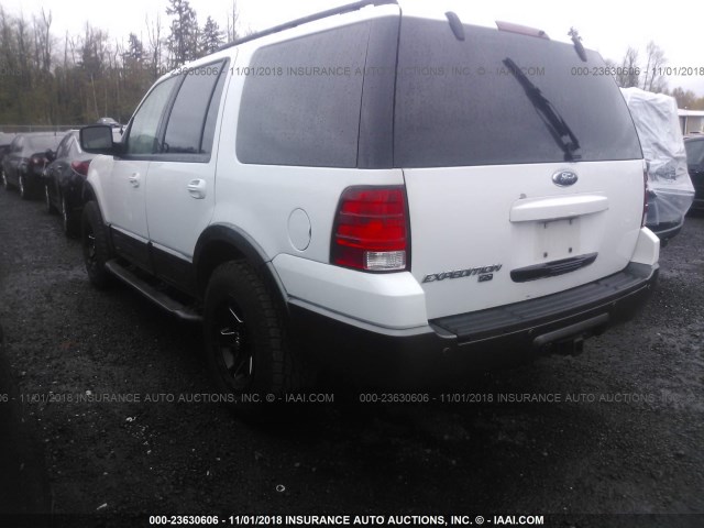 1FMFU16526LA78127 - 2006 FORD EXPEDITION XLT WHITE photo 3