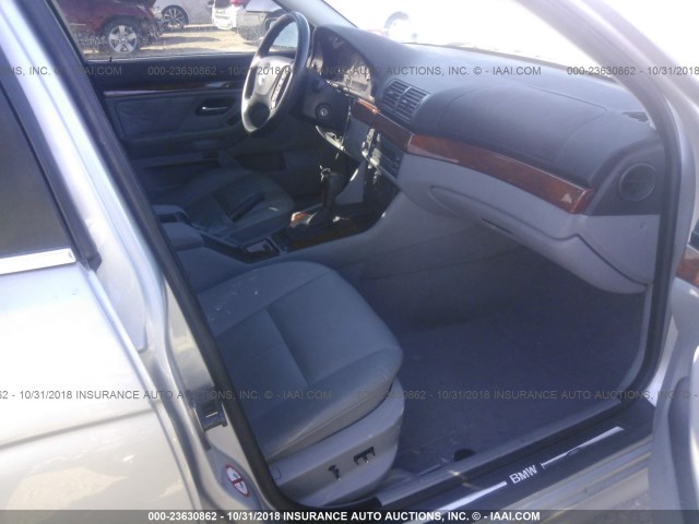 WBADT43482GY95985 - 2002 BMW 525 I AUTOMATIC SILVER photo 5