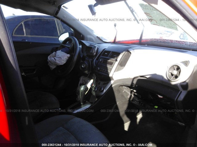 1G1JA5SH0G4119390 - 2016 CHEVROLET SONIC LS 红色 照片 5