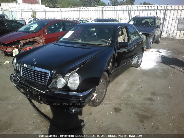 WDBJF65F5WA679378 - 1998 MERCEDES-BENZ E 320 BLACK photo 2