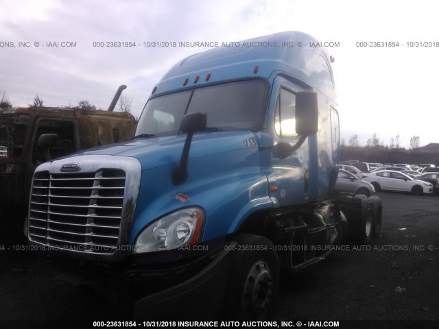 1FUJGLD51GLHC7056 - 2016 FREIGHTLINER CASCADIA 125  BLUE photo 2