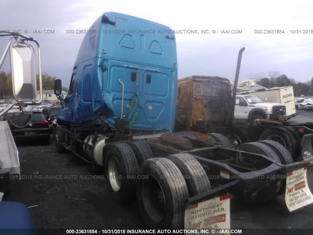 1FUJGLD51GLHC7056 - 2016 FREIGHTLINER CASCADIA 125  BLUE photo 3