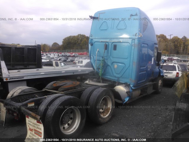 1FUJGLD51GLHC7056 - 2016 FREIGHTLINER CASCADIA 125  BLUE photo 4