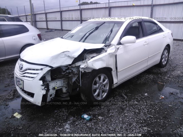 4T4BF3EK8BR132245 - 2011 TOYOTA CAMRY SE/LE/XLE 白色 照片 2