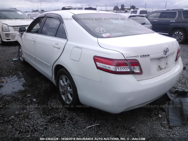 4T4BF3EK8BR132245 - 2011 TOYOTA CAMRY SE/LE/XLE 白色 照片 3