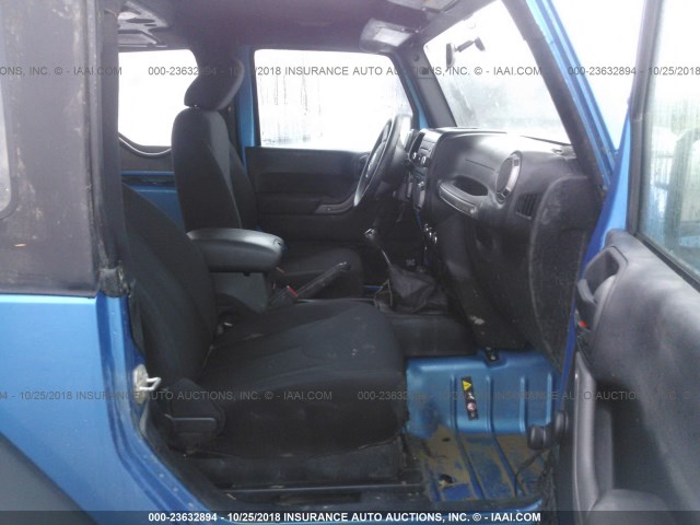 1C4AJWAG4GL308295 - 2016 JEEP WRANGLER SPORT 蓝色 照片 5