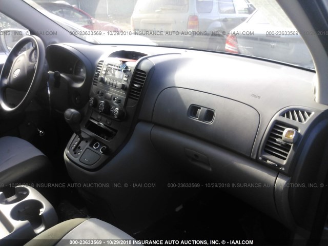 KNDMB233886250205 - 2008 KIA SEDONA EX/LX SILVER photo 5