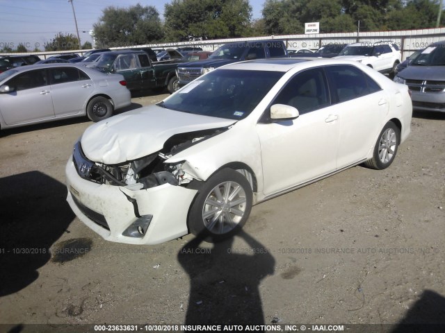 4T1BF1FK0EU421234 - 2014 TOYOTA CAMRY L/SE/LE/XLE 白色 照片 2