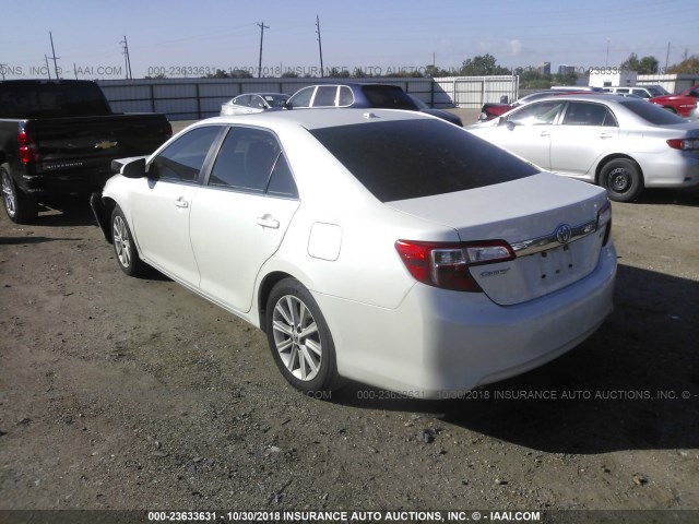 4T1BF1FK0EU421234 - 2014 TOYOTA CAMRY L/SE/LE/XLE 白色 照片 3