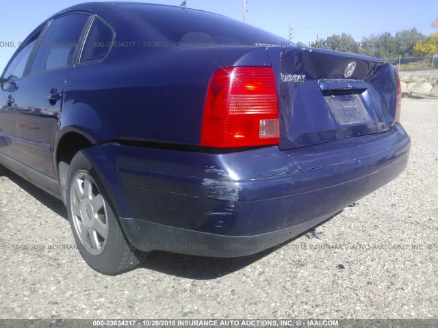 WVWMA23B9YP307712 - 2000 VOLKSWAGEN PASSAT GLS BLUE photo 6