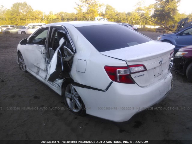 4T1BF1FK8EU451694 - 2014 TOYOTA CAMRY L/SE/LE/XLE 白色 照片 3