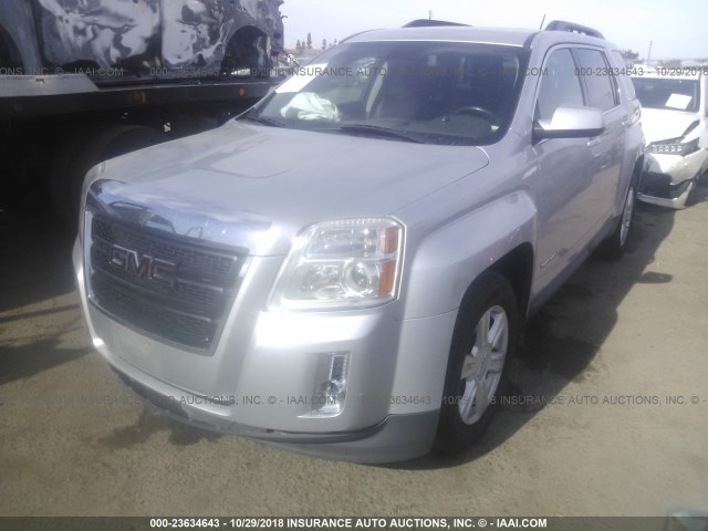 2GKALREK8F6112821 - 2015 GMC TERRAIN SLE SILVER photo 2