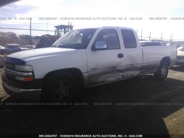 1GCEC19T5YE380953 - 2000 CHEVROLET SILVERADO C1500 WHITE photo 2