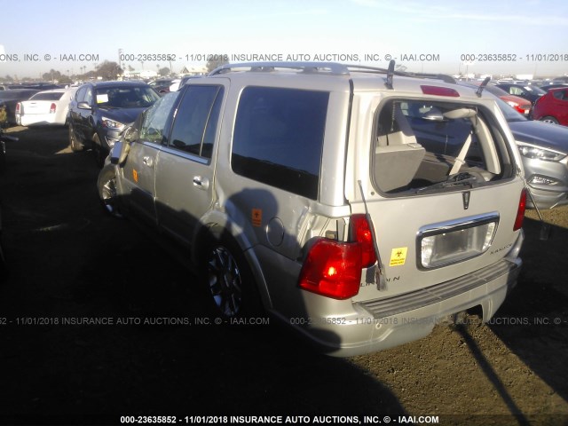 5LMFU28R34LJ18697 - 2004 LINCOLN NAVIGATOR 金色 照片 3