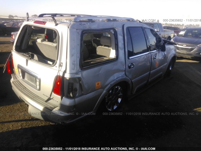 5LMFU28R34LJ18697 - 2004 LINCOLN NAVIGATOR 金色 照片 4