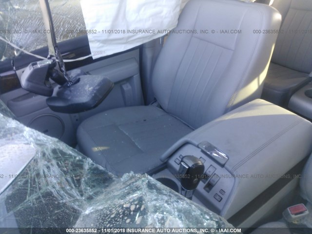 5LMFU28R34LJ18697 - 2004 LINCOLN NAVIGATOR 金色 照片 5