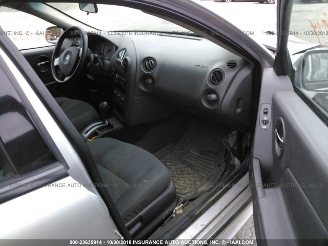 2G2WP522151205554 - 2005 PONTIAC GRAND PRIX SILVER photo 5