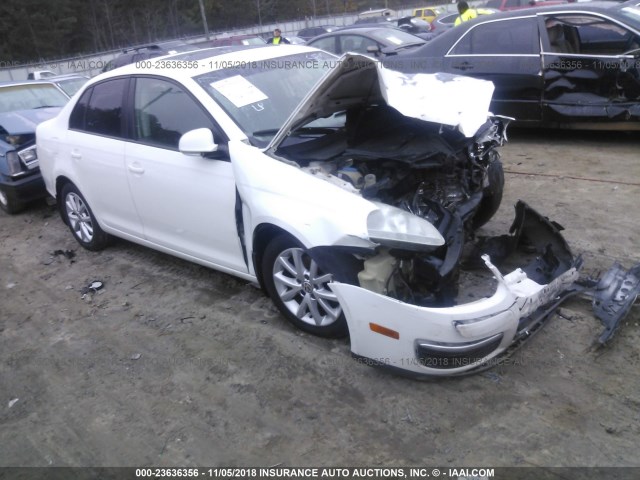 3VWRZ7AJ4AM138827 - 2010 VOLKSWAGEN JETTA SE/SEL WHITE photo 1