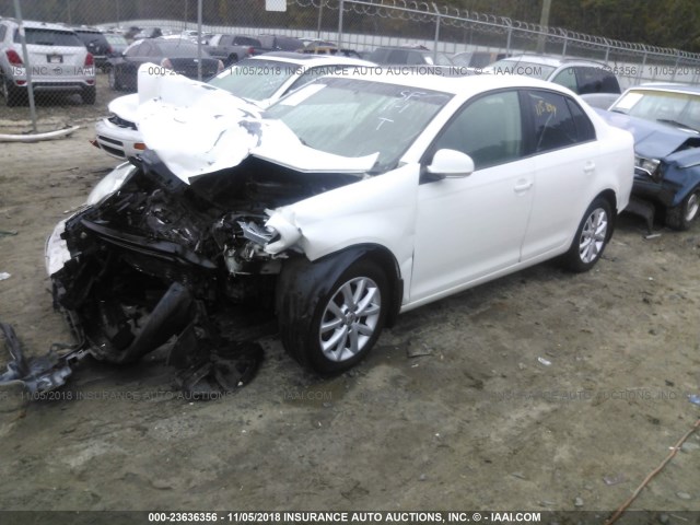 3VWRZ7AJ4AM138827 - 2010 VOLKSWAGEN JETTA SE/SEL WHITE photo 2