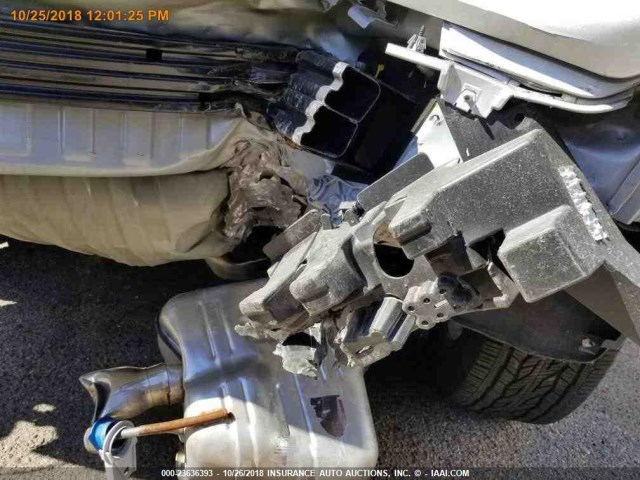 1GNEVHKWXJJ270993 - 2018 CHEVROLET TRAVERSE LT SILVER photo 16