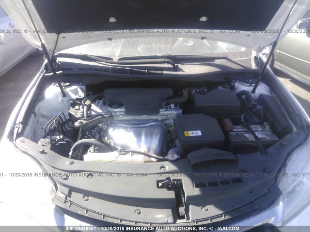 4T1BF1FK1HU285250 - 2017 TOYOTA CAMRY LE/XLE/SE/XSE WHITE photo 10