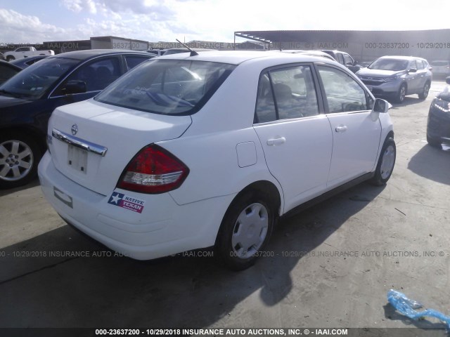 3N1BC11EX9L351050 - 2009 NISSAN VERSA S/SL WHITE photo 4