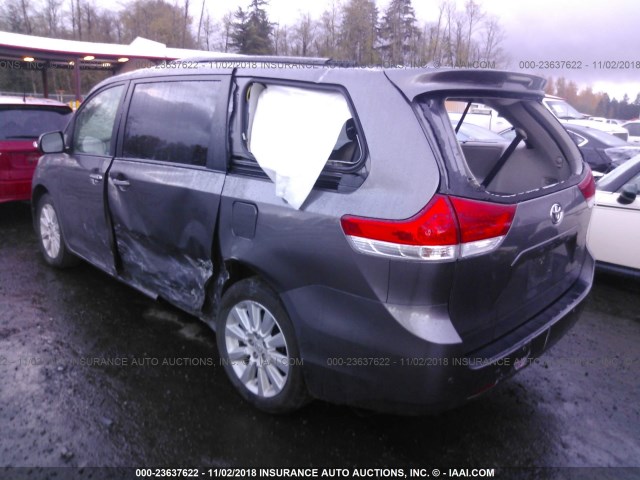 5TDDK3DCXES085564 - 2014 TOYOTA SIENNA XLE/LIMITED GRAY photo 3