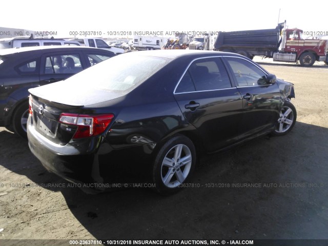 4T1BF1FKXCU168016 - 2012 TOYOTA CAMRY SE/LE/XLE BLACK photo 4